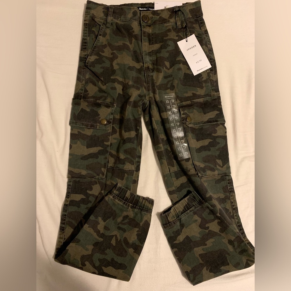 High Waisted Camo Cargo Joggers
